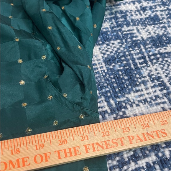 Vintage Mureli silk bomber jacket in green with gold details. - Picture 13 of 14